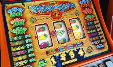 tragamonedas de tres rodillos